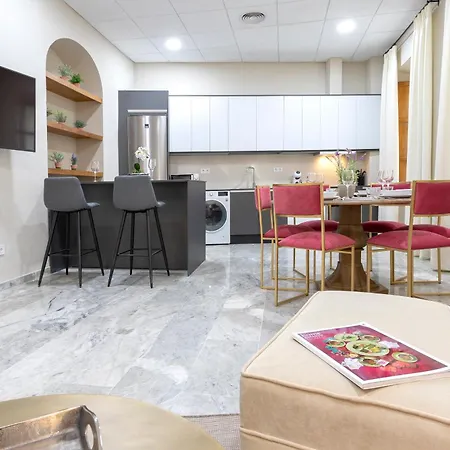 Genteel Plaza De Tendillas *