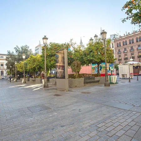 Genteel Plaza De Tendillas