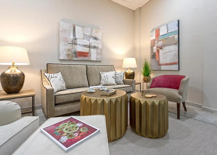 Genteel Plaza De Tendillas *