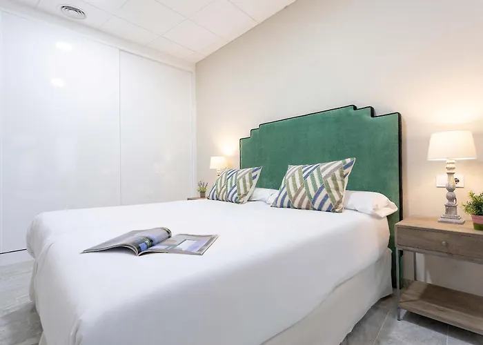 Genteel Plaza De Tendillas