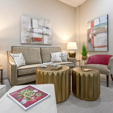 Genteel Plaza De Tendillas *