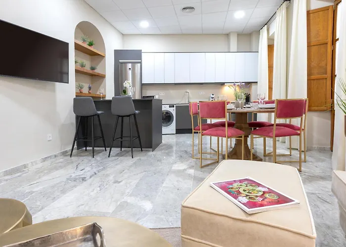 Genteel Plaza De Tendillas *